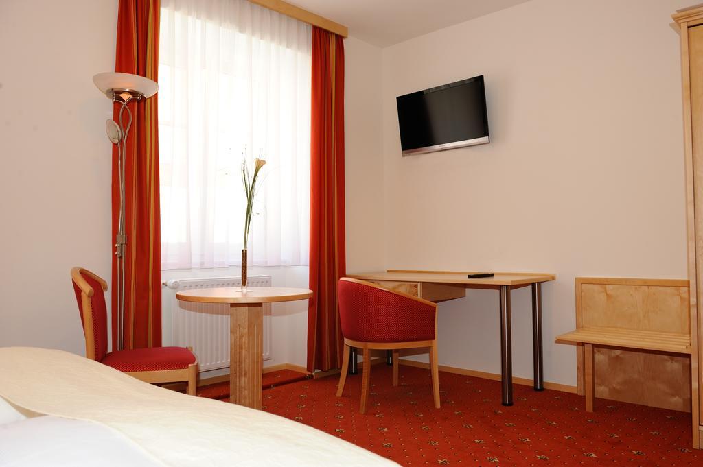 Hotel-Gasthof-Fleischerei - Zur Alten Post Schwanberg Værelse billede